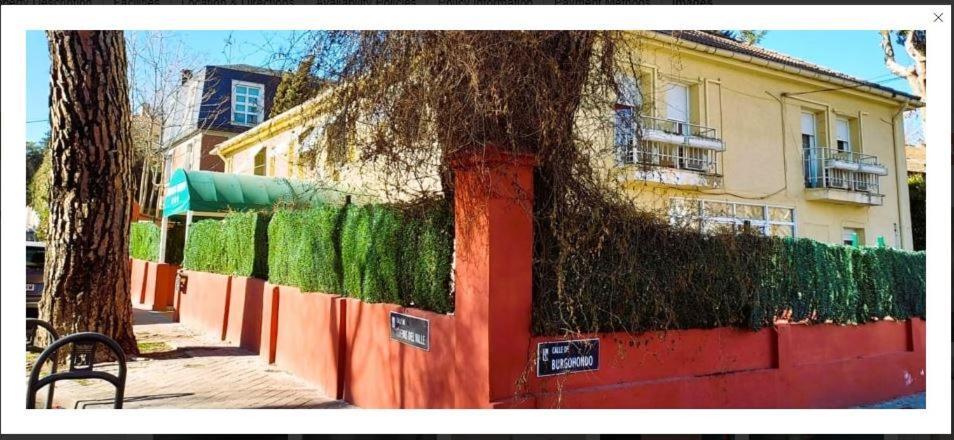 Hostal Aravaca Garden Madrid Exterior photo