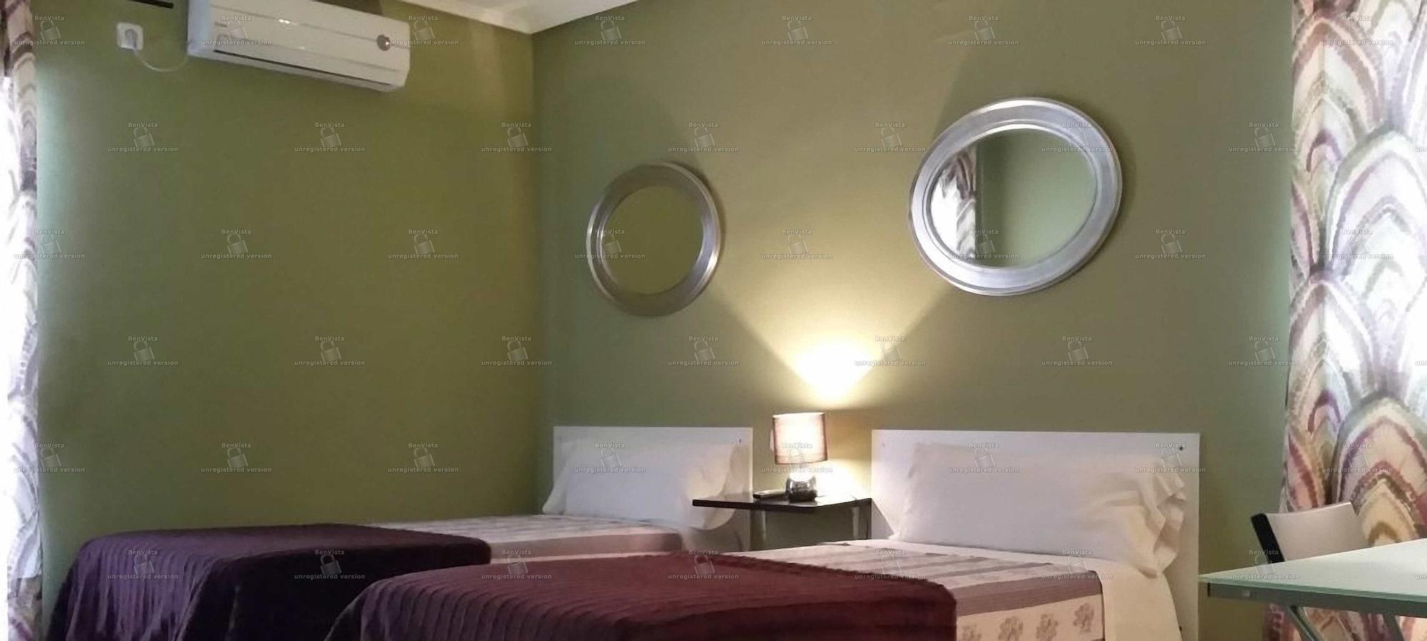 Hostal Aravaca Garden Madrid Exterior photo
