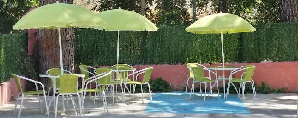 Hostal Aravaca Garden Madrid Exterior photo