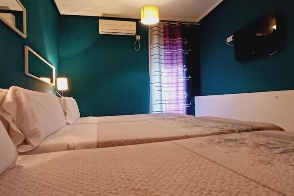Hostal Aravaca Garden Madrid Exterior photo