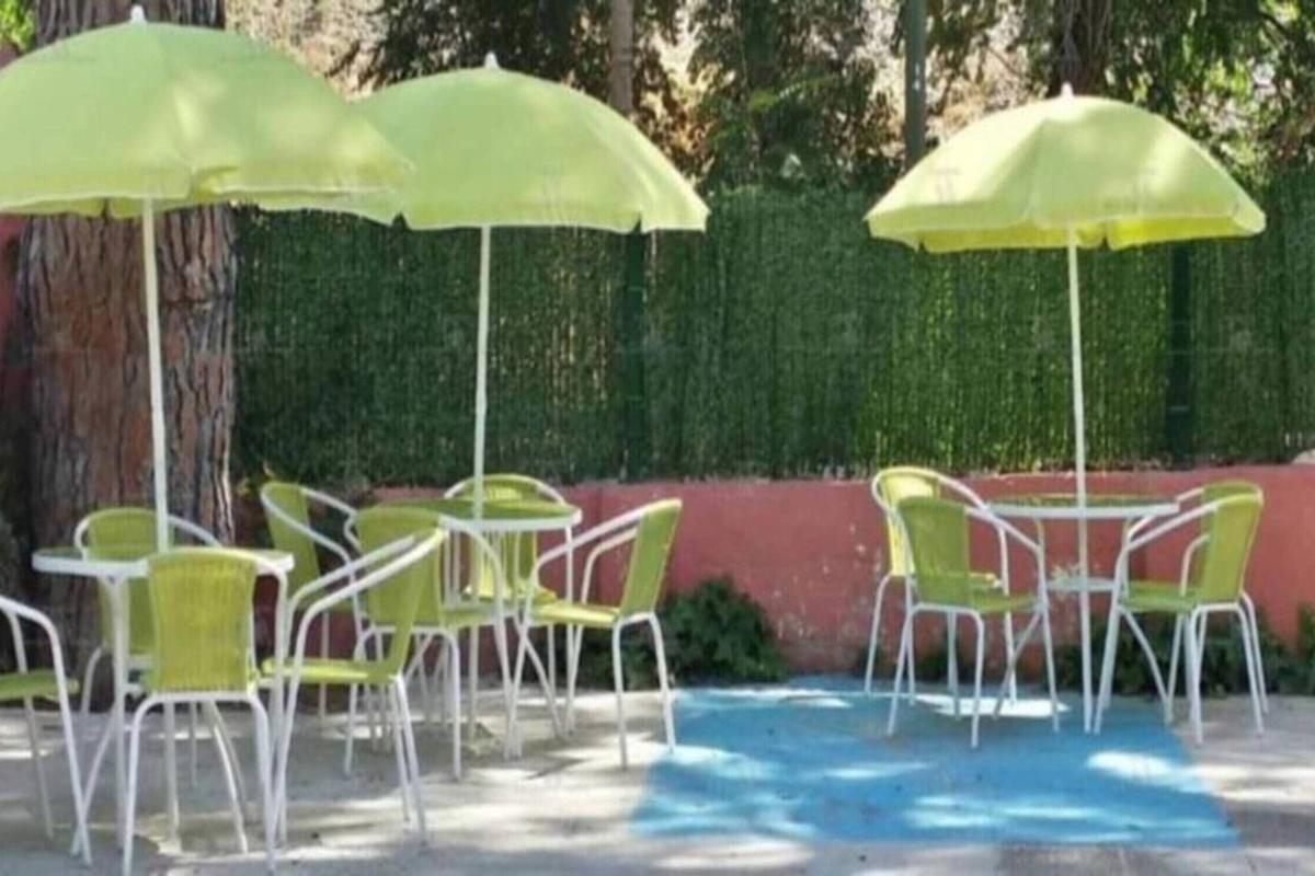 Hostal Aravaca Garden Madrid Exterior photo
